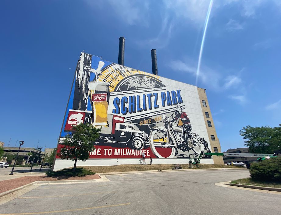 Wisconsin artist creates mural in Schlitz Park - Vimarsana News